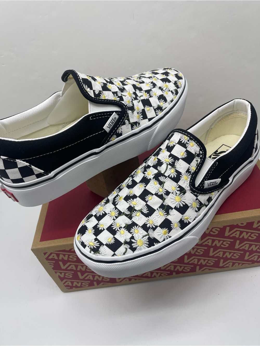 Vans Classic Slip-On Platform FLORAL CHECKERBOARD BLACK/WHY
VN000EA9BA2 Sneakers - Picture 10 of 16
